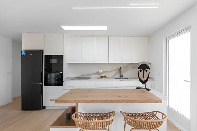 3 bedroom Apartment for sale in Playa de los Náufragos, Torrevieja - € 299,900 (Ref: 9630010)