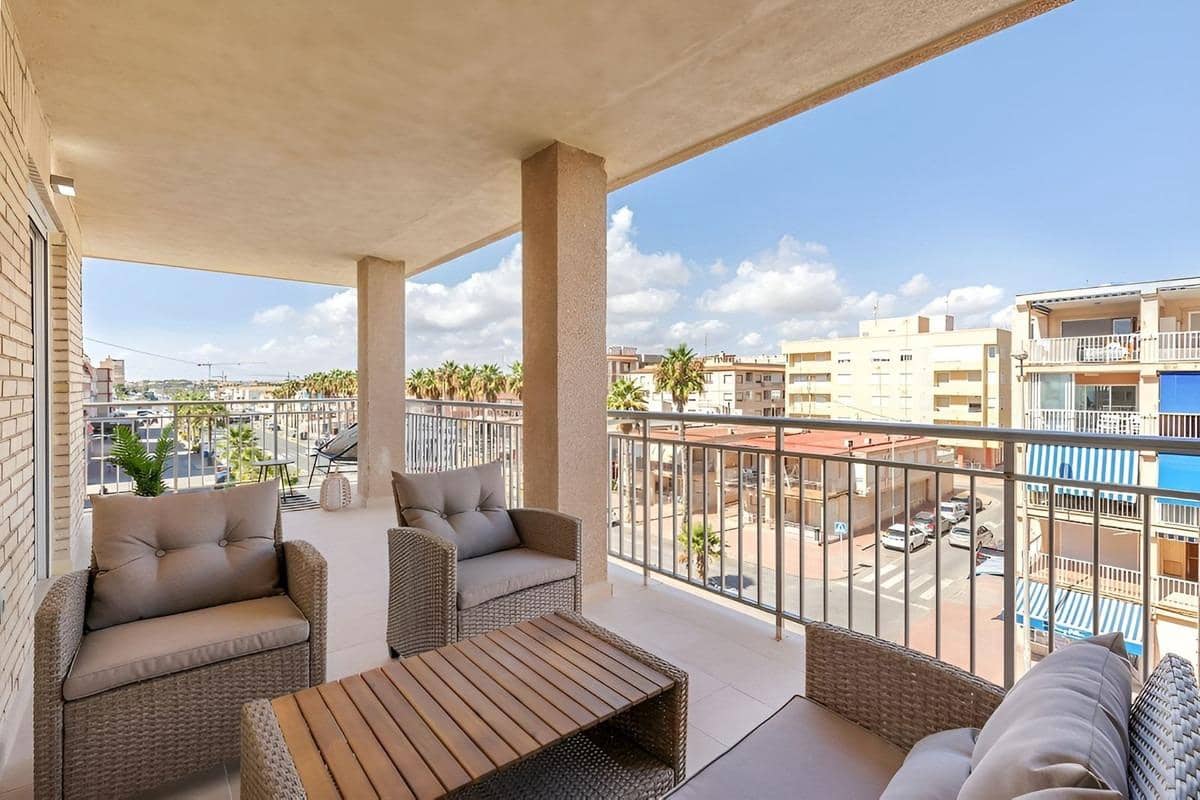 3 bedroom Apartment for sale in Torrevieja - € 299,900 (Ref: 9630010)