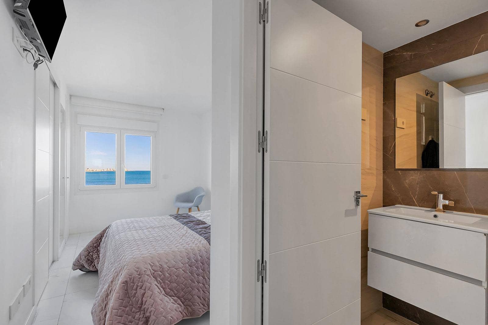 2 Zimmer Apartment zu verkaufen in Punta Prima mit Pool Garage - 765.000 € (Ref: 9639498)