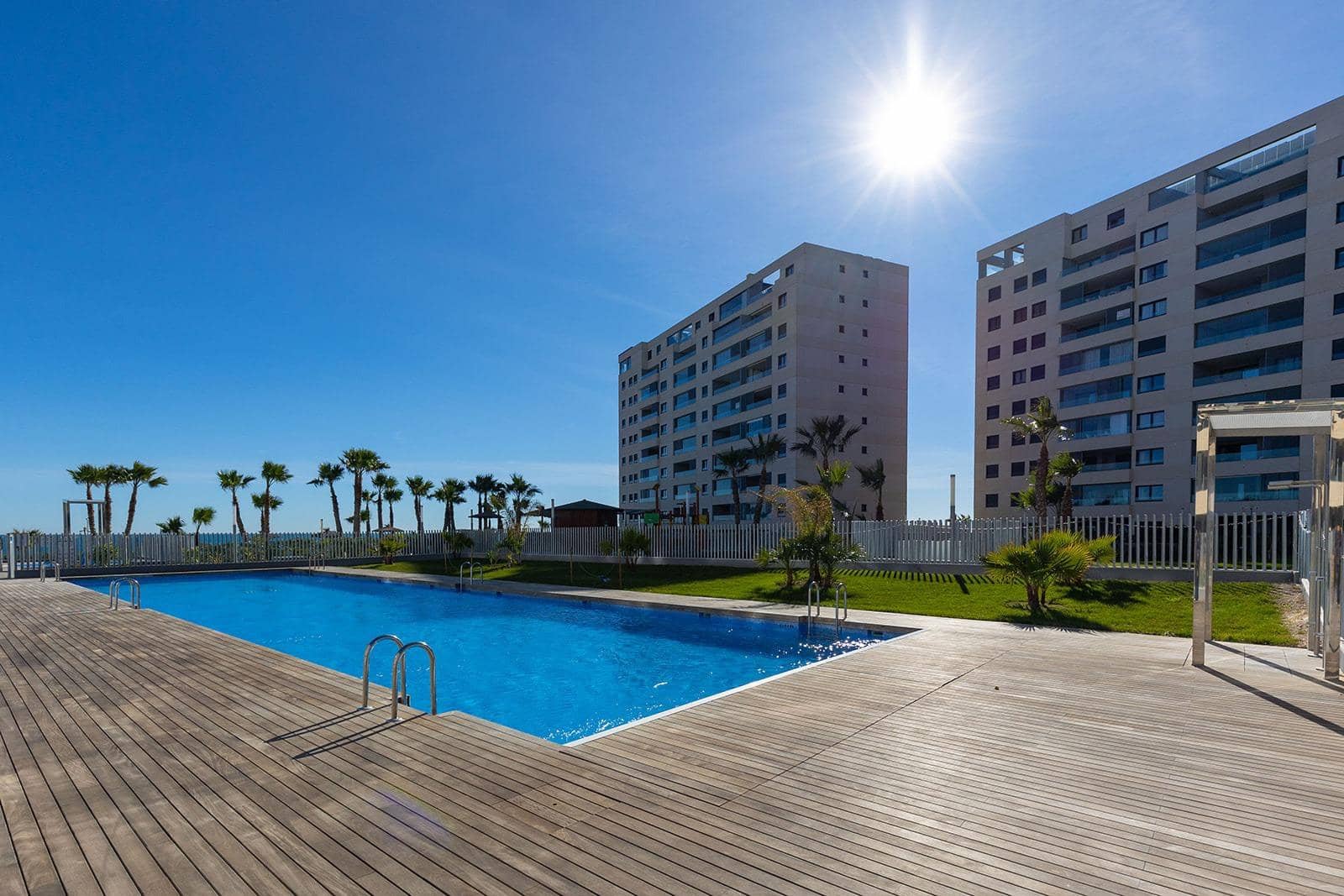 2 Zimmer Apartment zu verkaufen in Punta Prima mit Pool Garage - 765.000 € (Ref: 9639498)