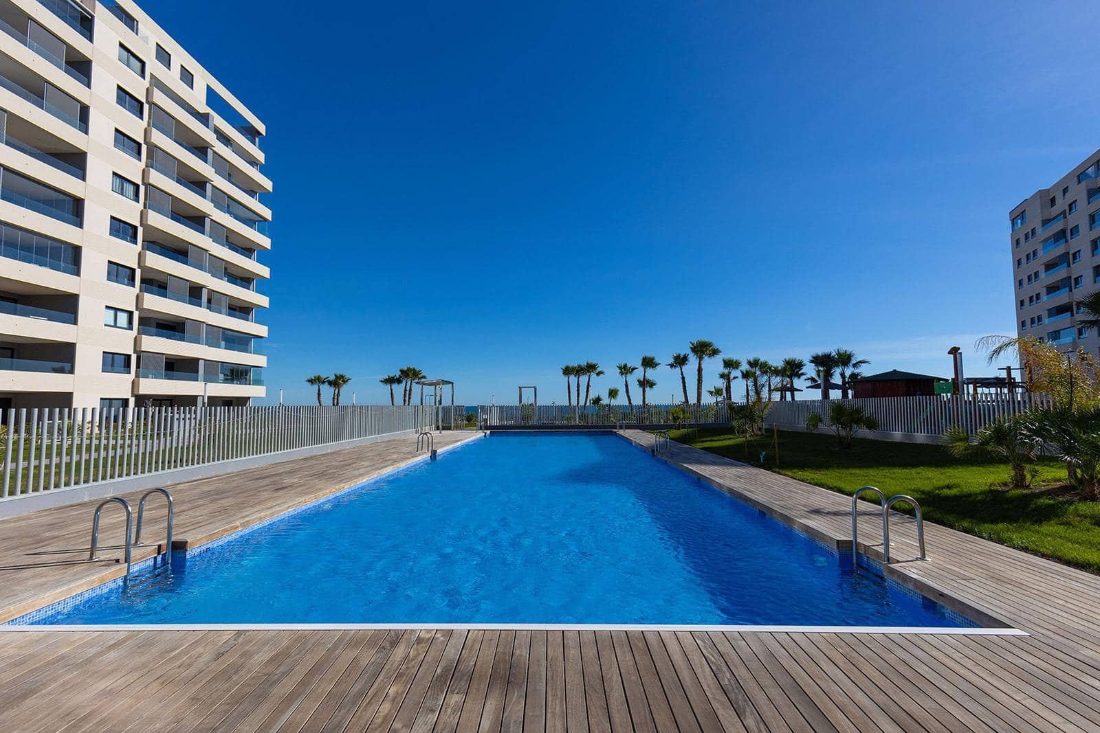 2 Zimmer Apartment zu verkaufen in Punta Prima mit Pool Garage - 765.000 € (Ref: 9639498)