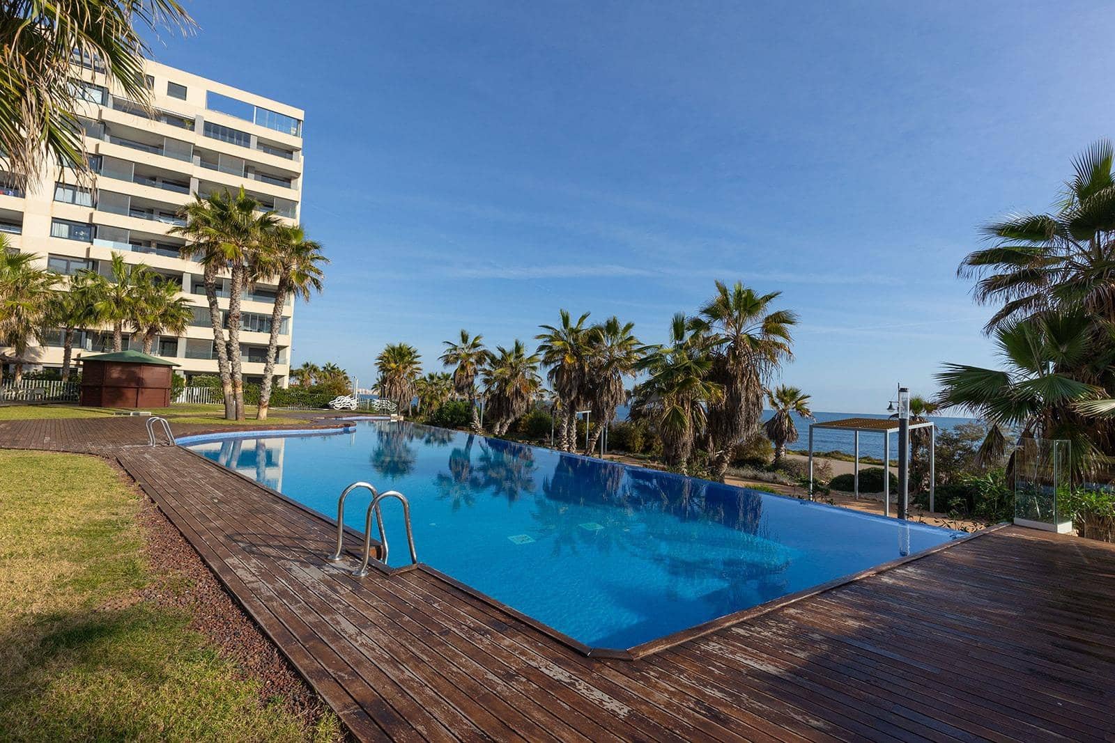 3 slaapkamer Penthouse te koop in Punta Prima met zwembad garage - € 765.000 (Ref: 9652044)