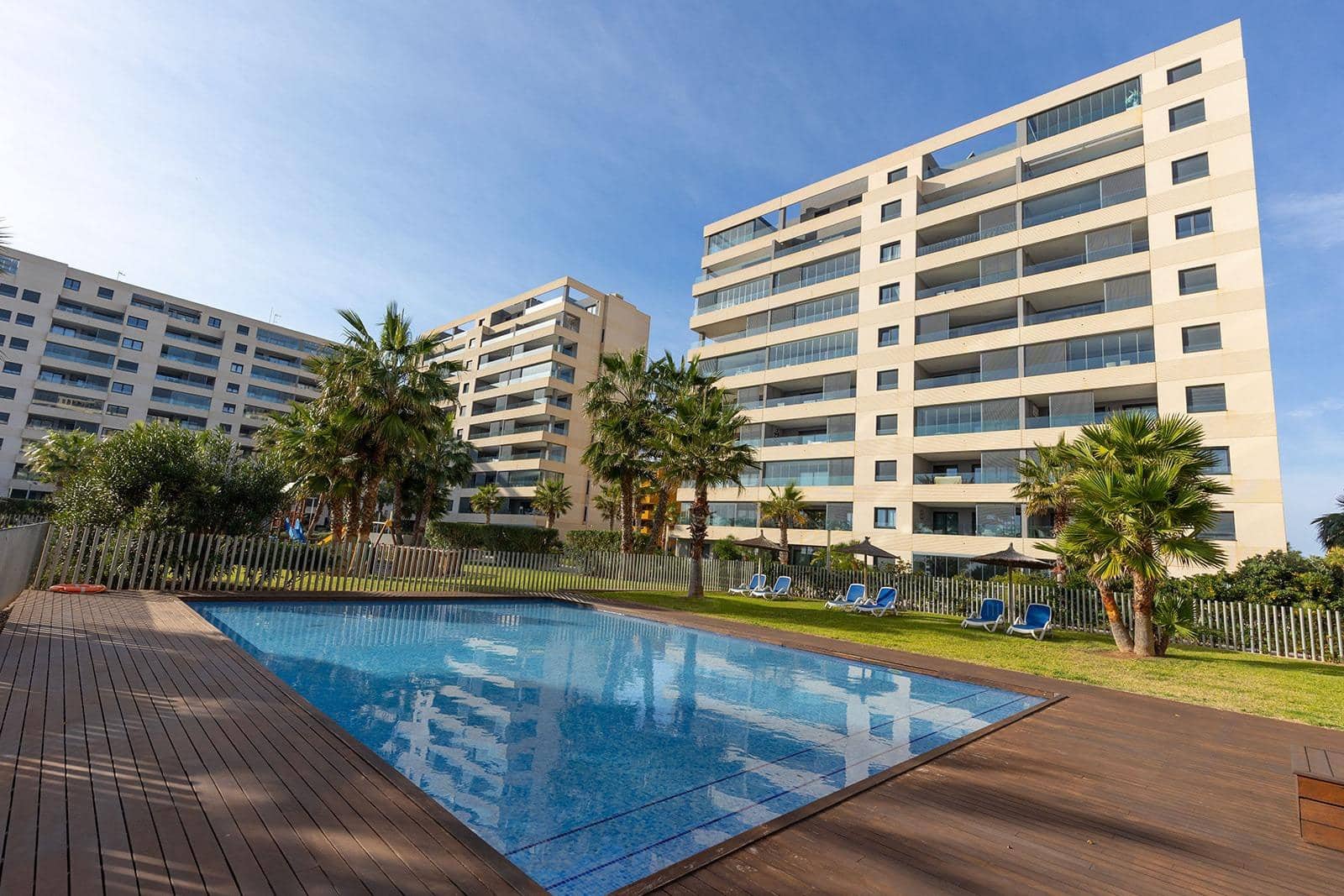 3 slaapkamer Penthouse te koop in Punta Prima met zwembad garage - € 765.000 (Ref: 9652044)