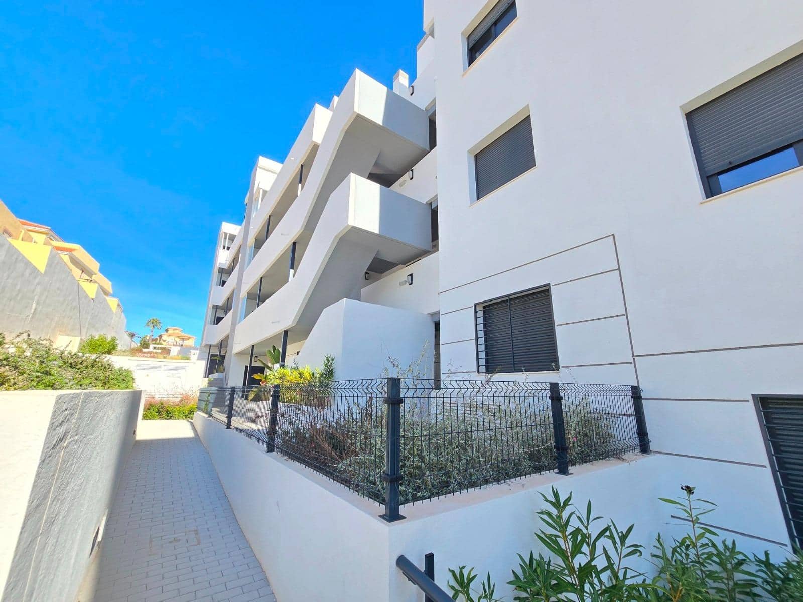 2 bedroom Apartment for sale in Villamartin with pool garage - € 275,000 (Ref: 9652045)