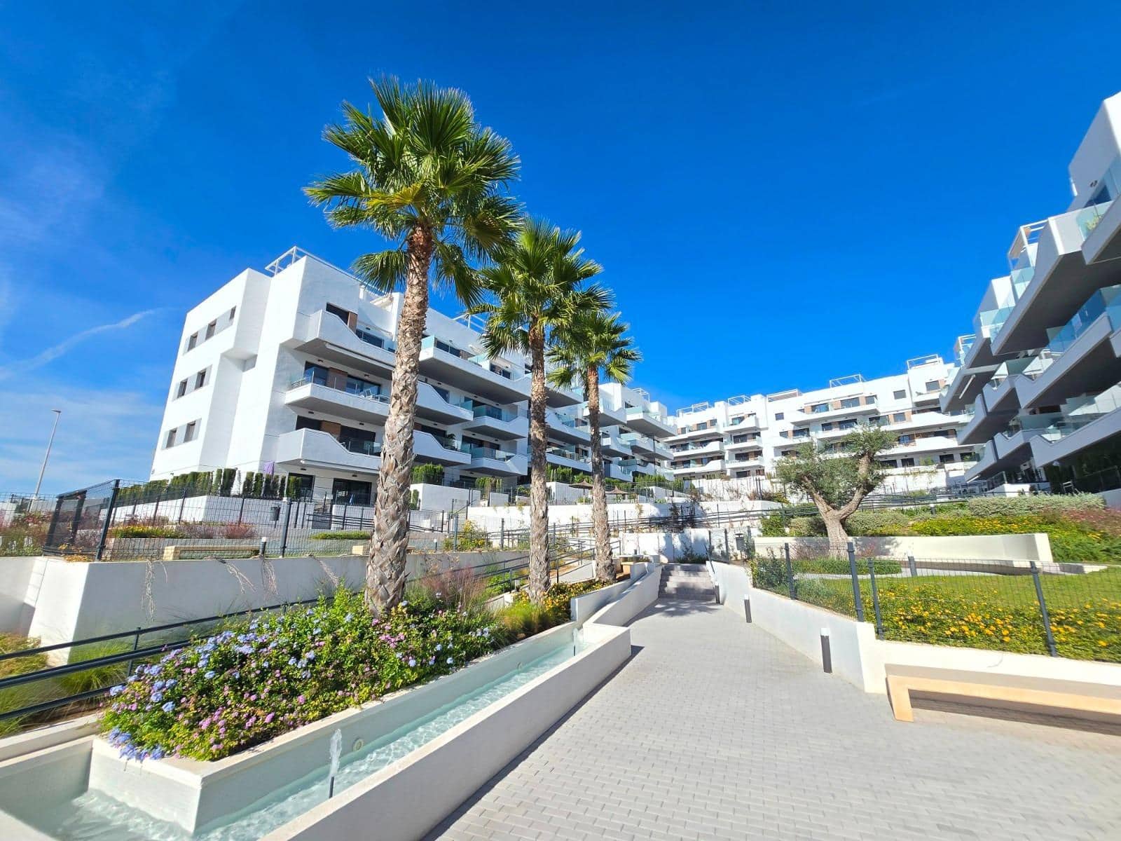 2 bedroom Apartment for sale in Villamartin with pool garage - € 275,000 (Ref: 9652045)