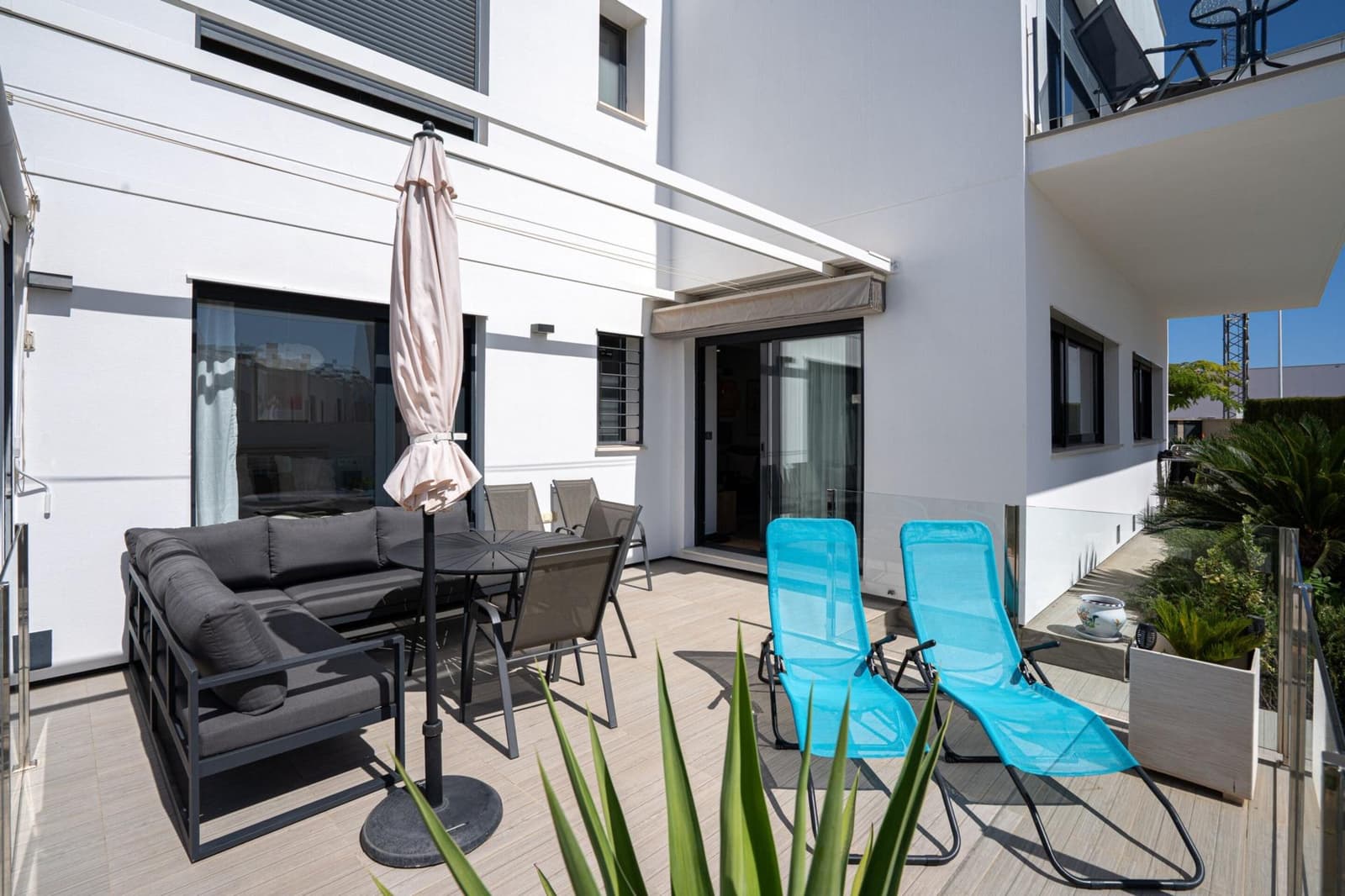 2 bedroom Apartment for sale in Punta Prima with pool - € 275,000 (Ref: 9698852)