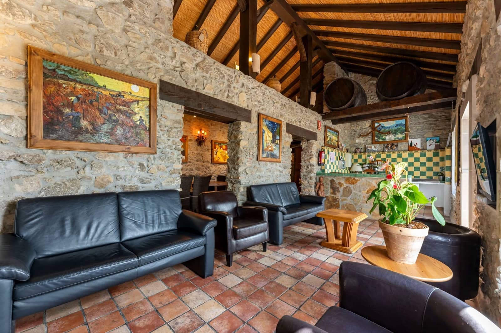 16 sypialnia Hotel na sprzedaż w Tolox z basenem - 1 500 000 € (Ref: 9524724)