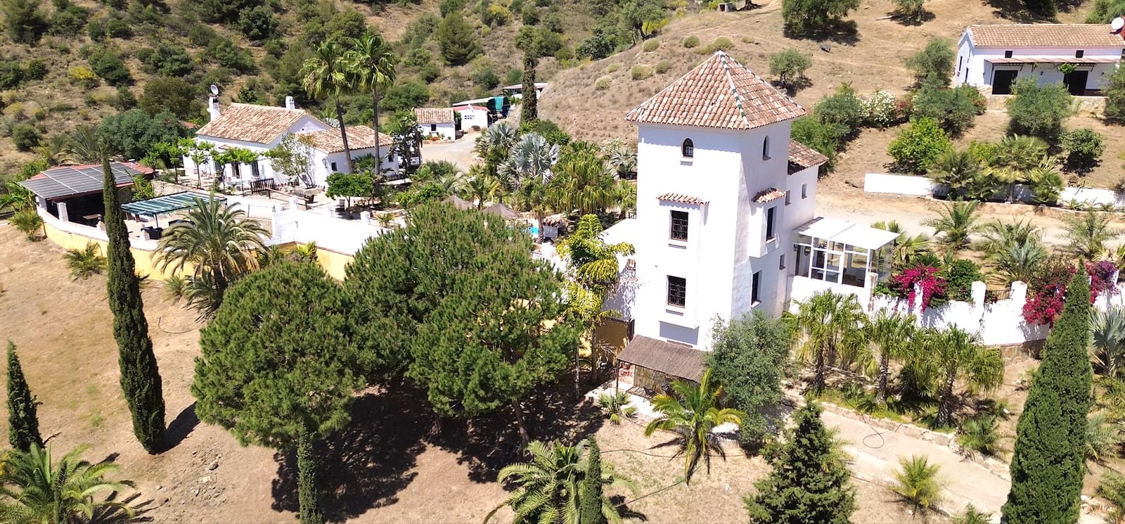 16 sypialnia Hotel na sprzedaż w Tolox z basenem - 1 500 000 € (Ref: 9524724)