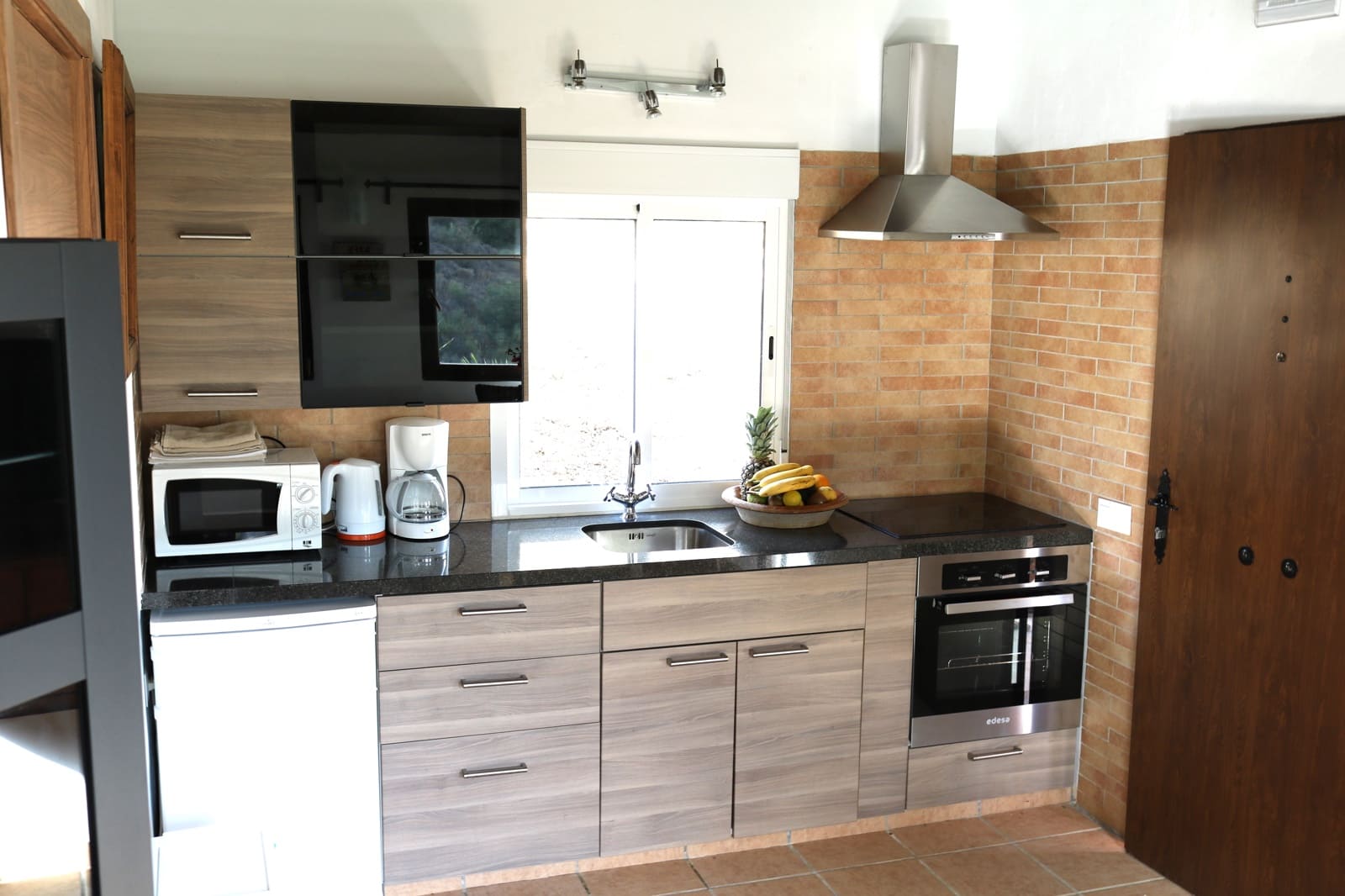 16 sypialnia Hotel na sprzedaż w Tolox z basenem - 1 500 000 € (Ref: 9524724)