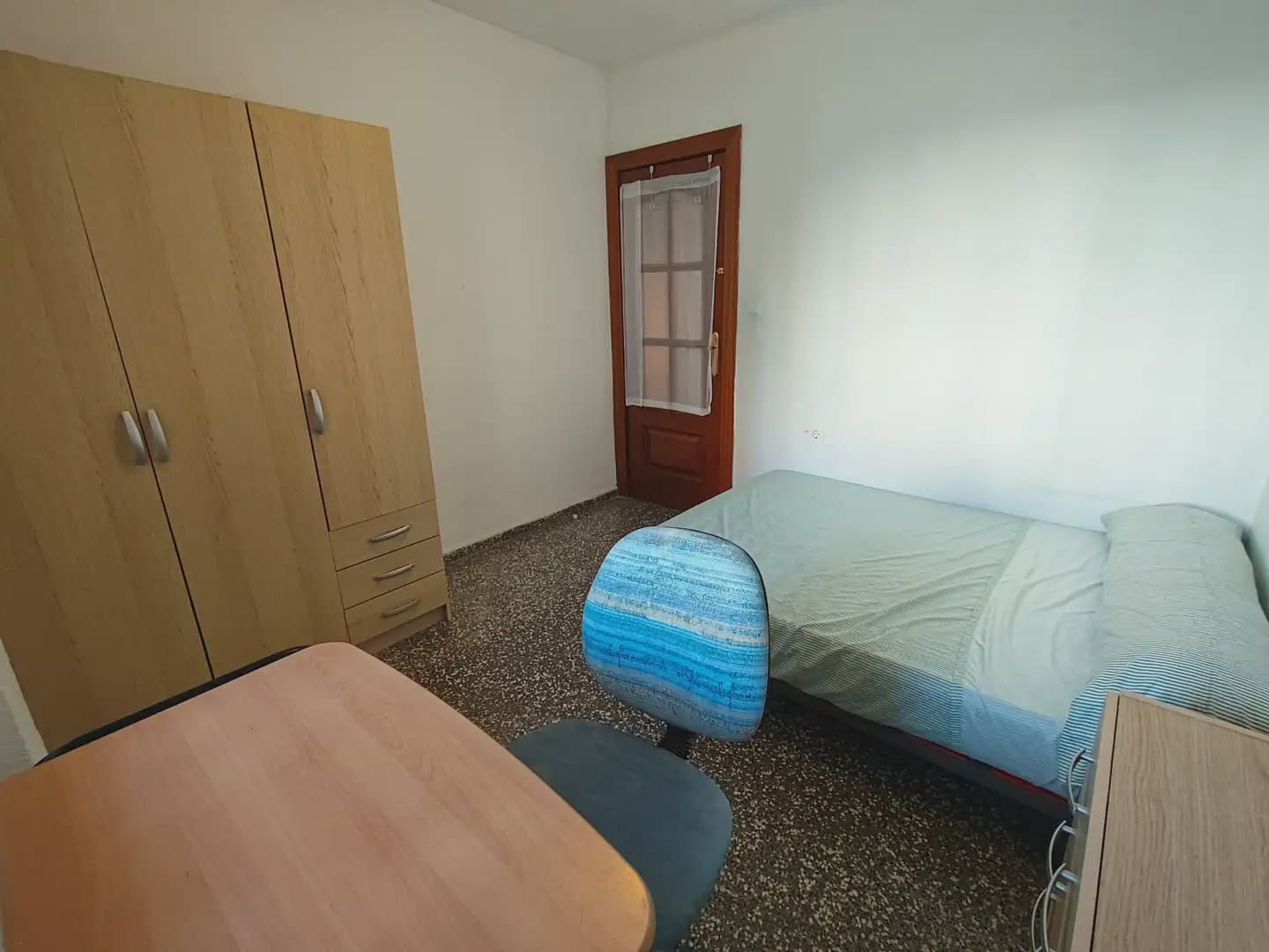 3 bedroom Flat for rent in Granada city with garage - € 900 (Ref: 10007775)