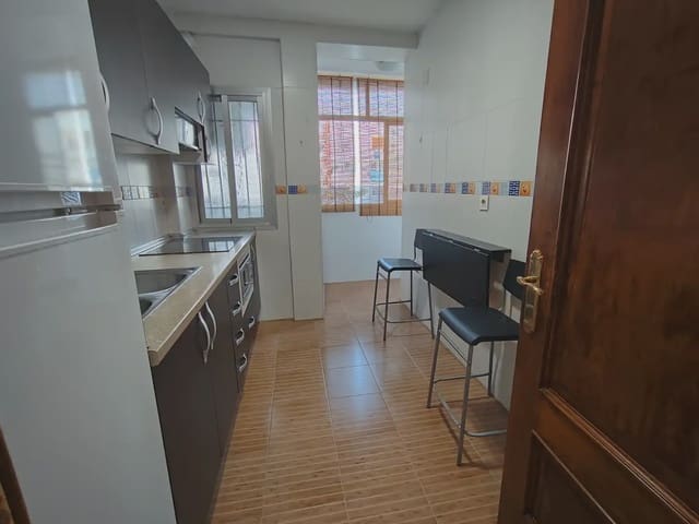 3 bedroom Flat for rent in Poligono Cartuja - La Paz, Granada city - € 900 (Ref: 10007775)
