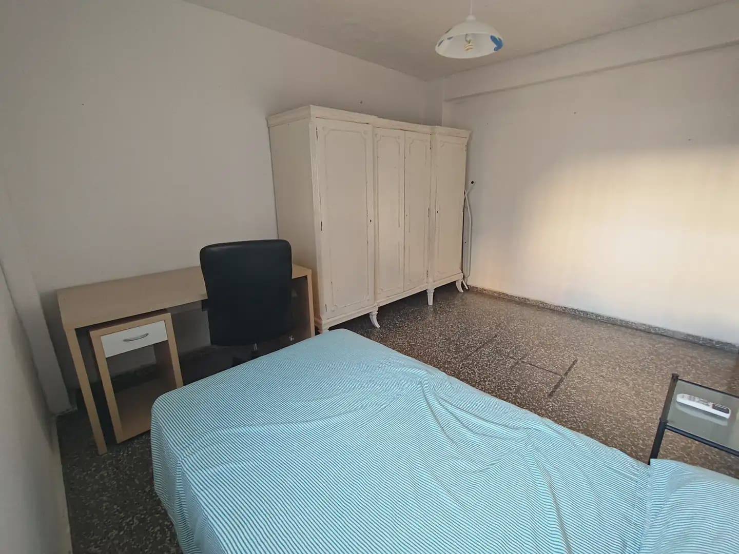 3 bedroom Flat for rent in Granada city with garage - € 900 (Ref: 10007775)