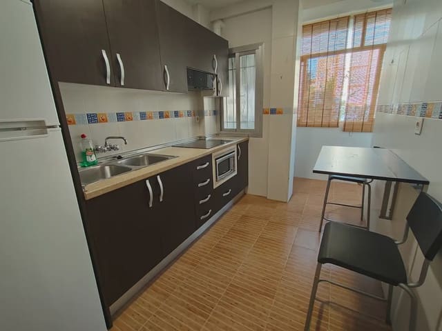 3 bedroom Flat for rent in Poligono Cartuja - La Paz, Granada city - € 900 (Ref: 10007775)