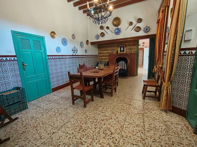 12 makuuhuone Maalaistalo myytävänä paikassa Priego de Córdoba mukana uima-altaan 
autotalli - 899 900 € (Ref: 9548649)