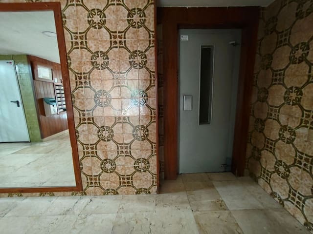 3 soverom Leilighet til salgs i Poligono Cartuja - La Paz, Granada by - € 161 900 (Ref: 9548650)