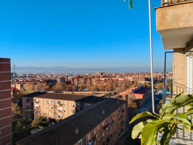 3 soverom Leilighet til salgs i Poligono Cartuja - La Paz, Granada by - € 161 900 (Ref: 9548650)