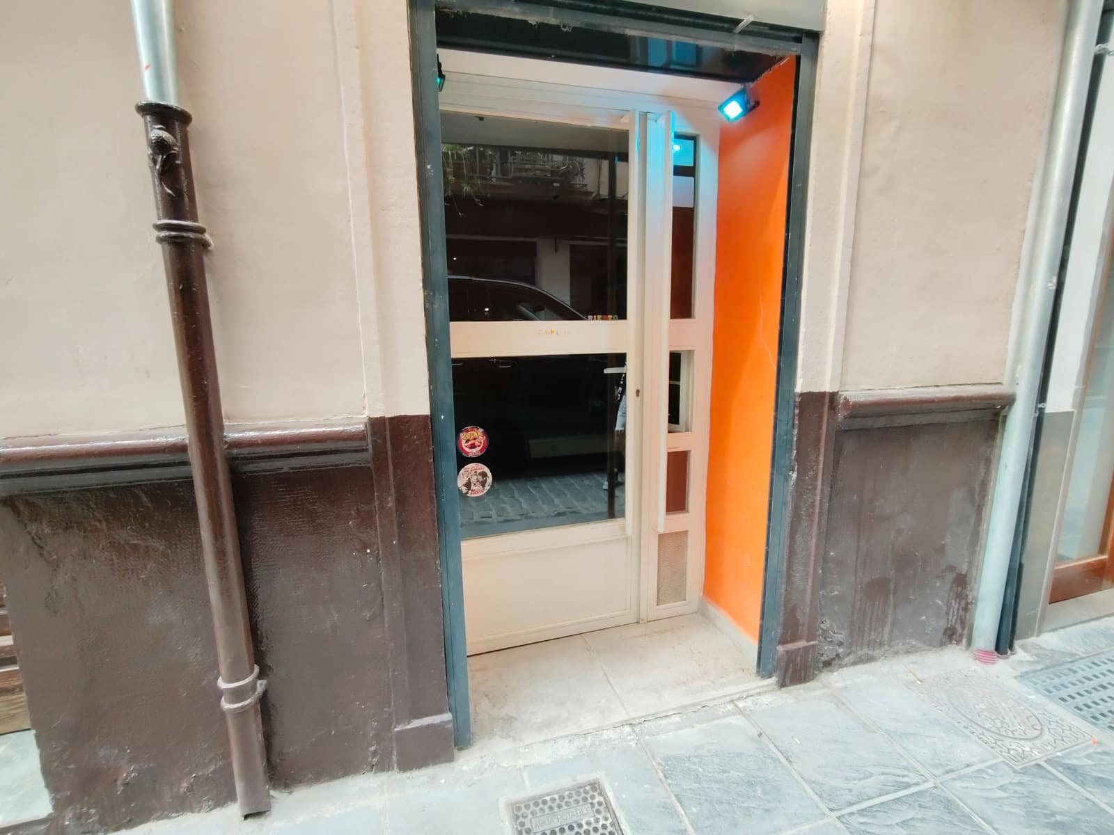 Kommersiell til salgs i Granada by - € 99 900 (Ref: 9548653)