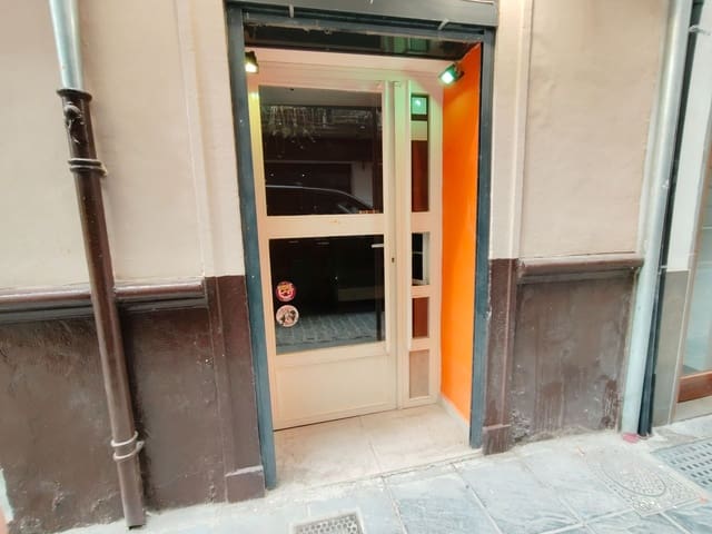 Kommersiell til salgs i Centro - Sagrario, Granada by - € 99 900 (Ref: 9548653)