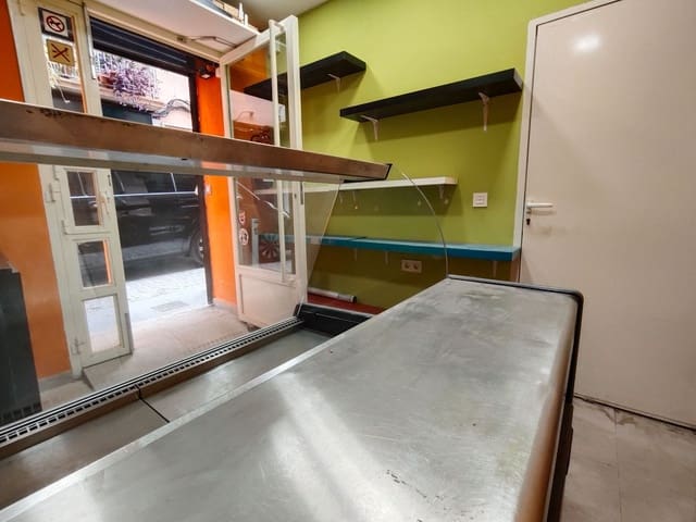 Kommersiell til salgs i Centro - Sagrario, Granada by - € 99 900 (Ref: 9548653)