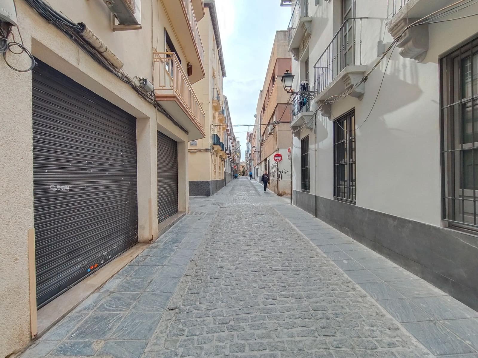 Kommersiell til salgs i Granada by - € 99 900 (Ref: 9548653)