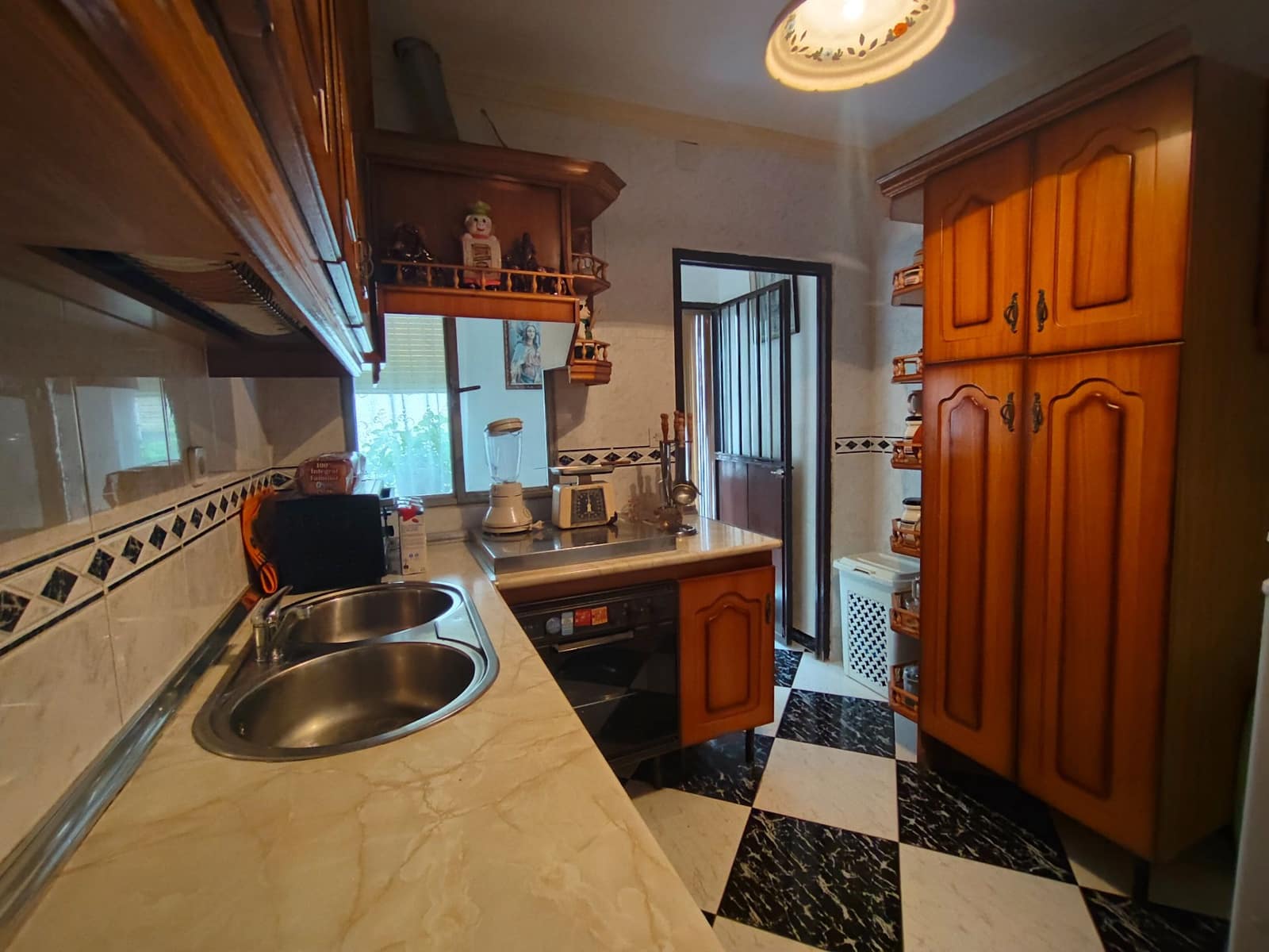 9 soveværelse Byhus til salg i Las Gabias med garage - € 229.900 (Ref: 9548654)