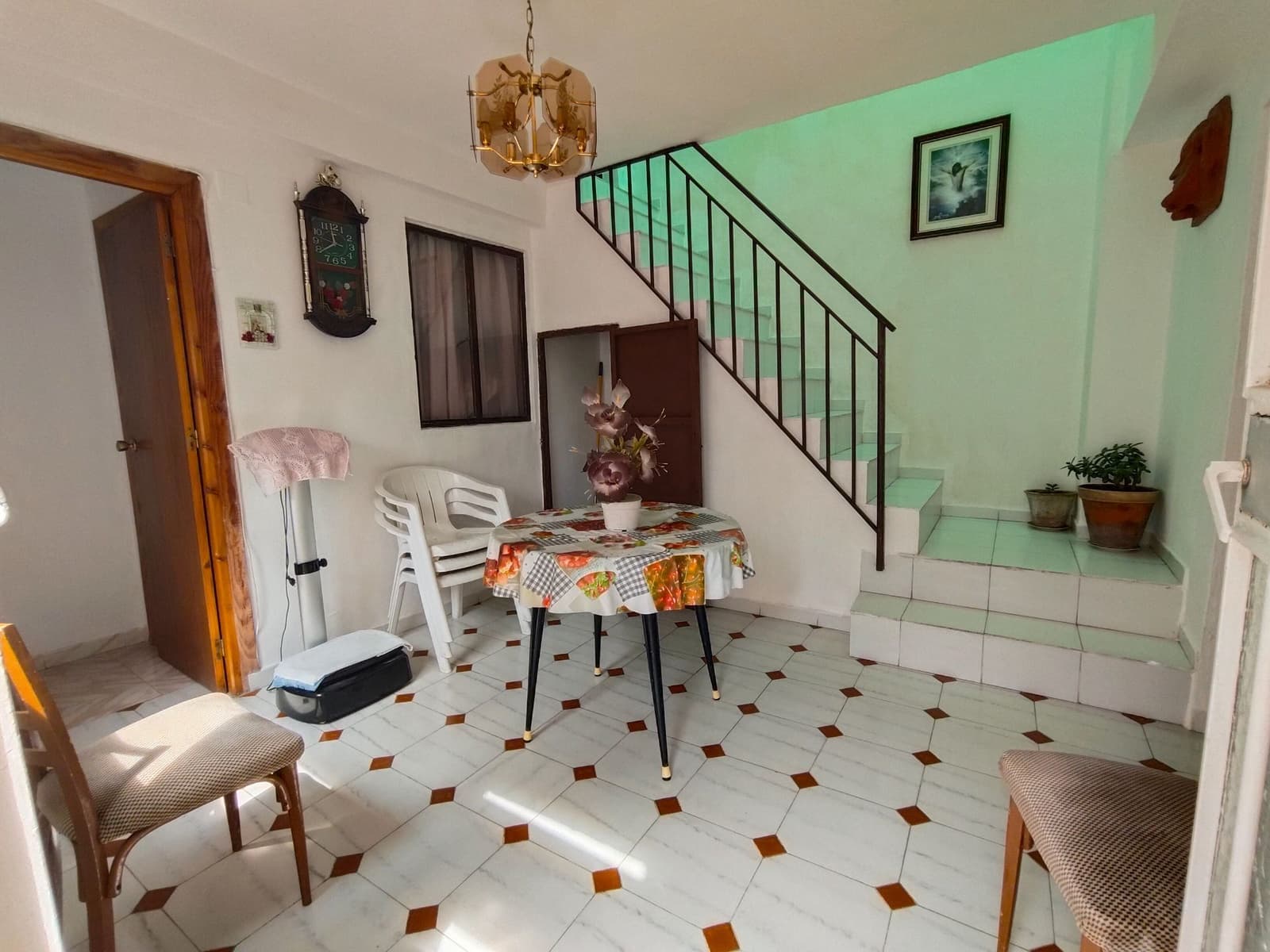 9 soveværelse Byhus til salg i Las Gabias med garage - € 229.900 (Ref: 9548654)