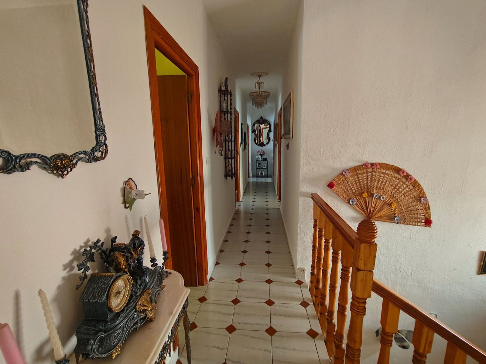 9 soveværelse Byhus til salg i Las Gabias med garage - € 229.900 (Ref: 9548654)