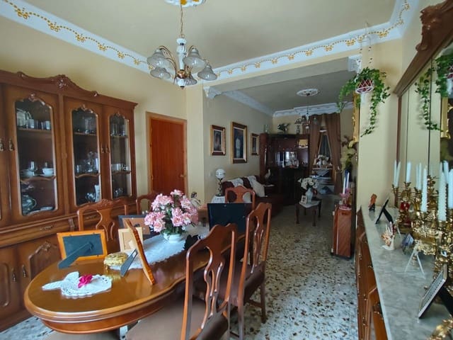 9 soveværelse Byhus til salg i Gabia Grande, Las Gabias med garage - € 229.900 (Ref: 9548654)