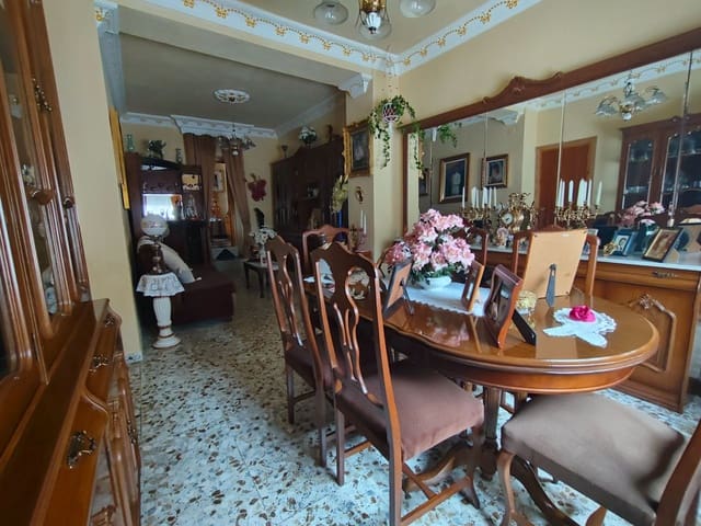 9 soveværelse Byhus til salg i Gabia Grande, Las Gabias med garage - € 229.900 (Ref: 9548654)