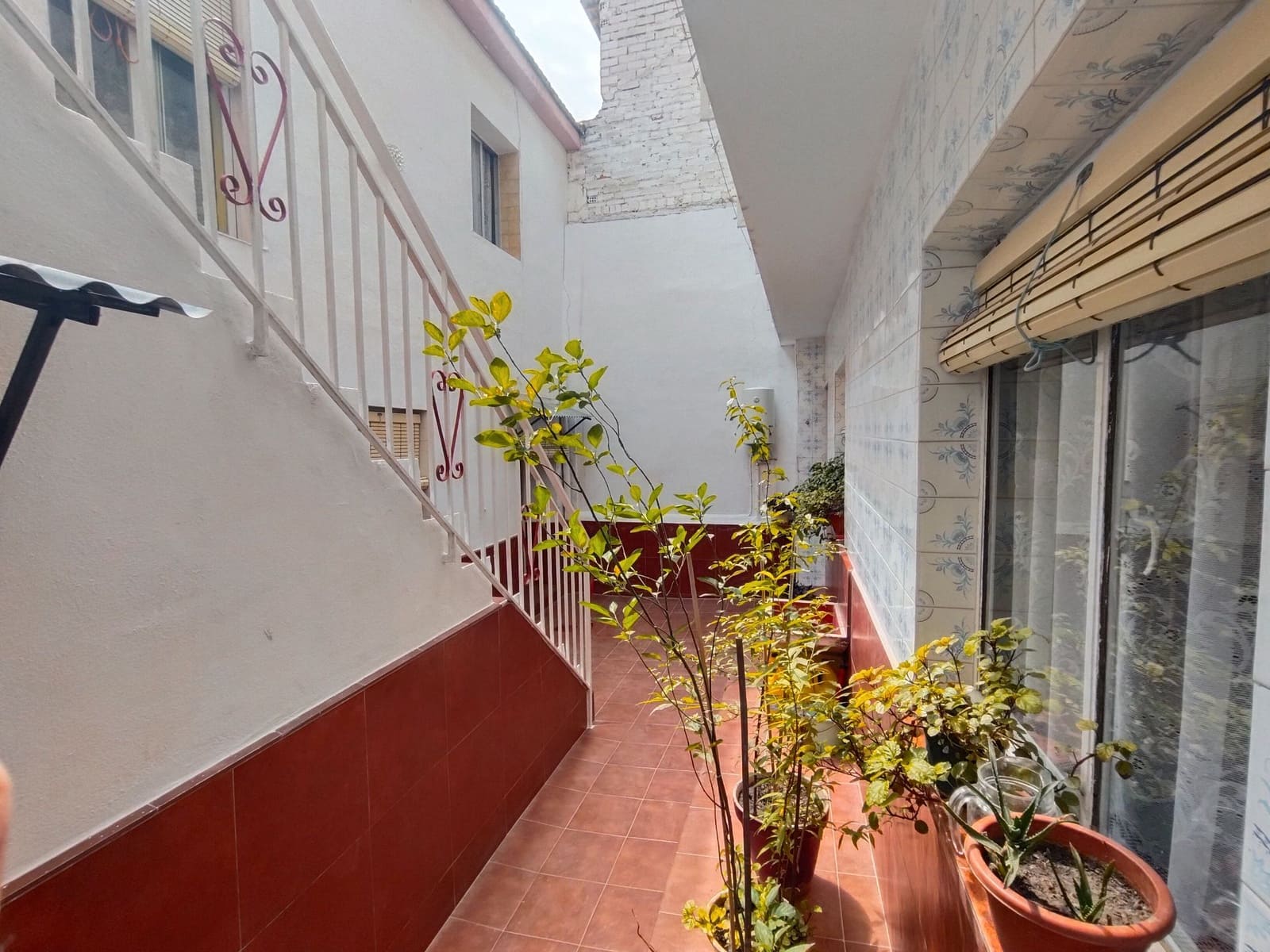 9 soveværelse Byhus til salg i Las Gabias med garage - € 229.900 (Ref: 9548654)