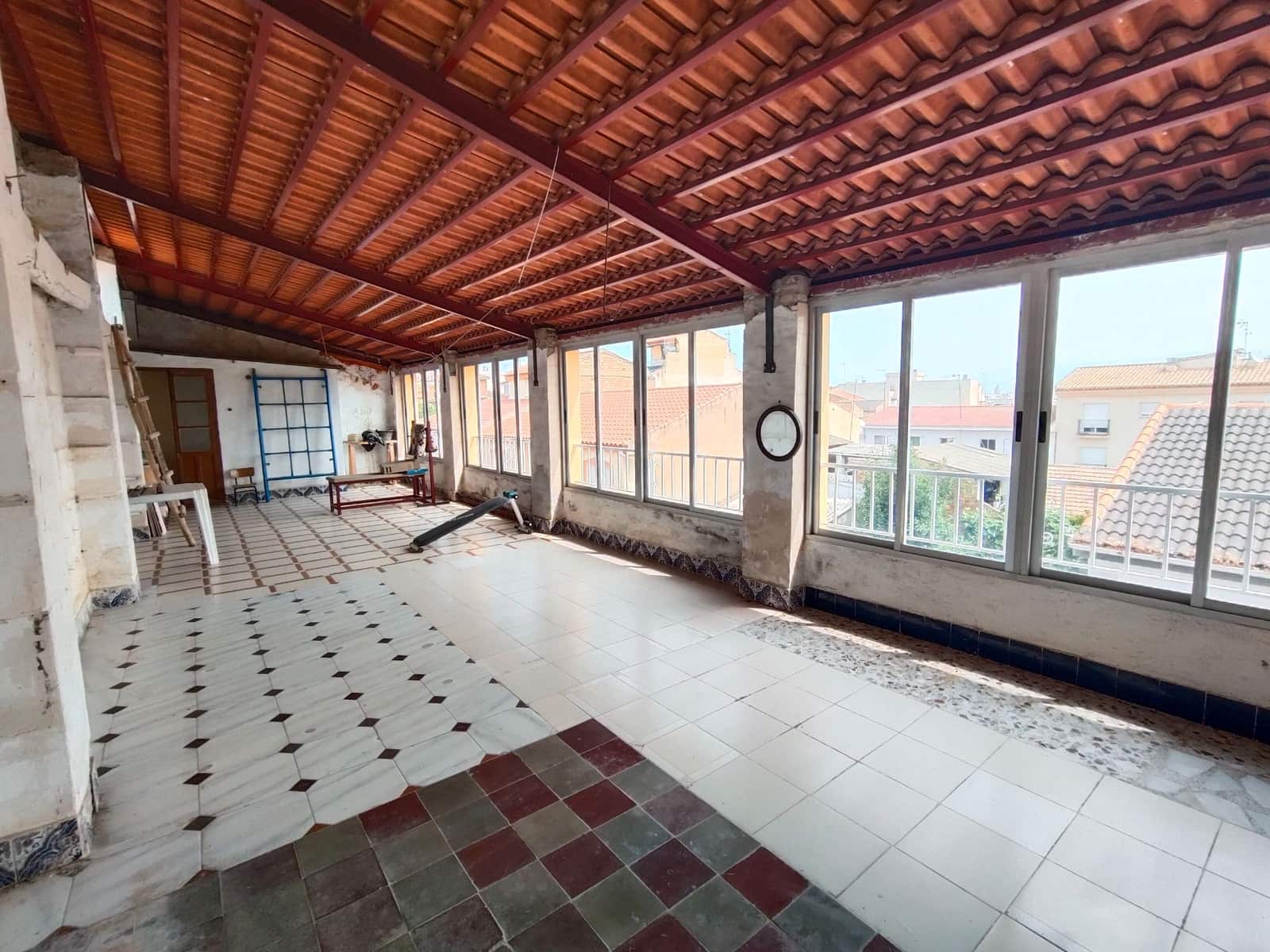 9 soveværelse Byhus til salg i Las Gabias med garage - € 229.900 (Ref: 9548654)