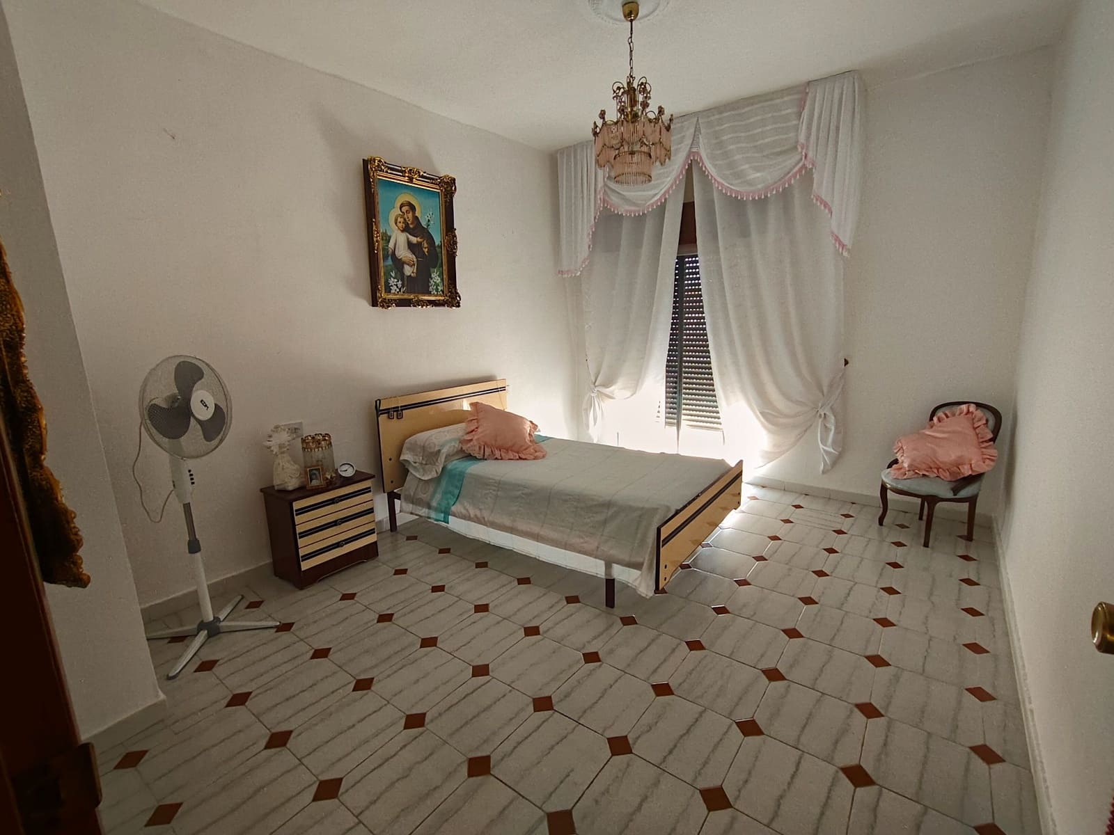 9 soveværelse Byhus til salg i Las Gabias med garage - € 229.900 (Ref: 9548654)