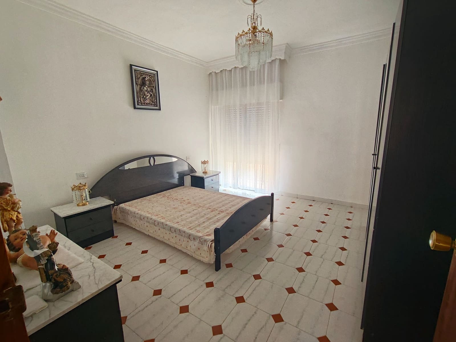 9 soveværelse Byhus til salg i Las Gabias med garage - € 229.900 (Ref: 9548654)