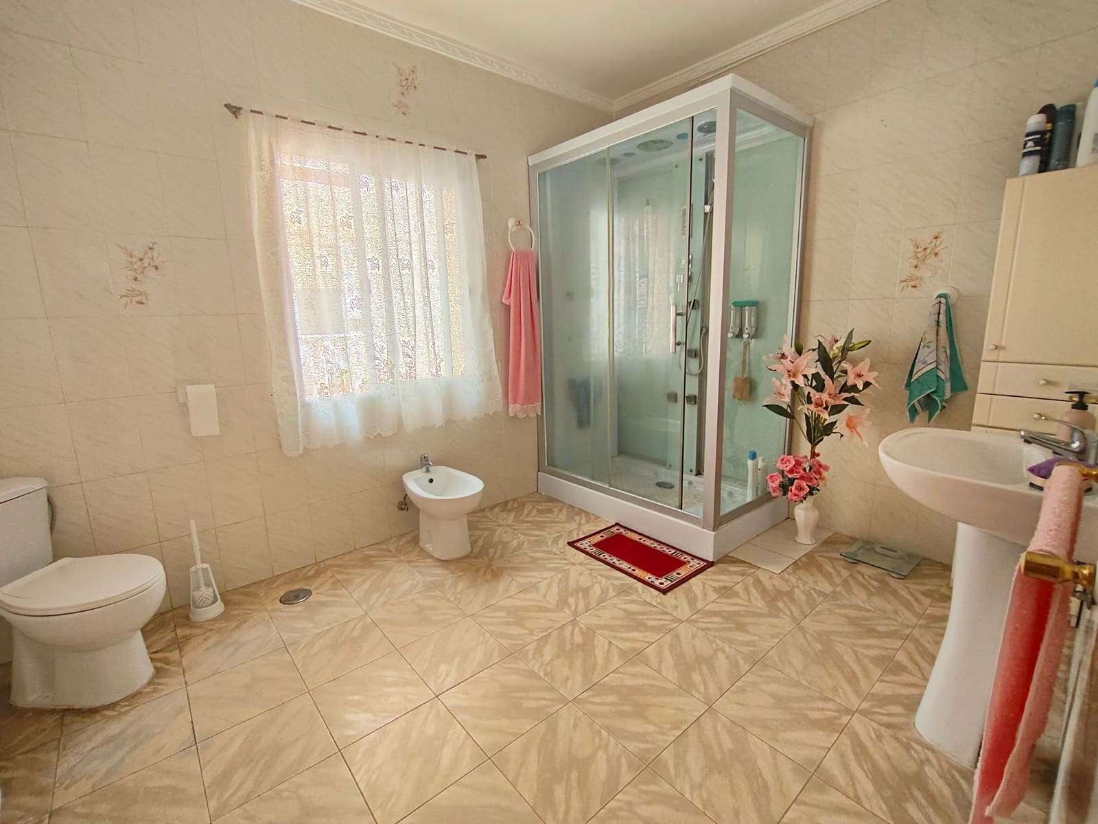 9 soveværelse Byhus til salg i Las Gabias med garage - € 229.900 (Ref: 9548654)