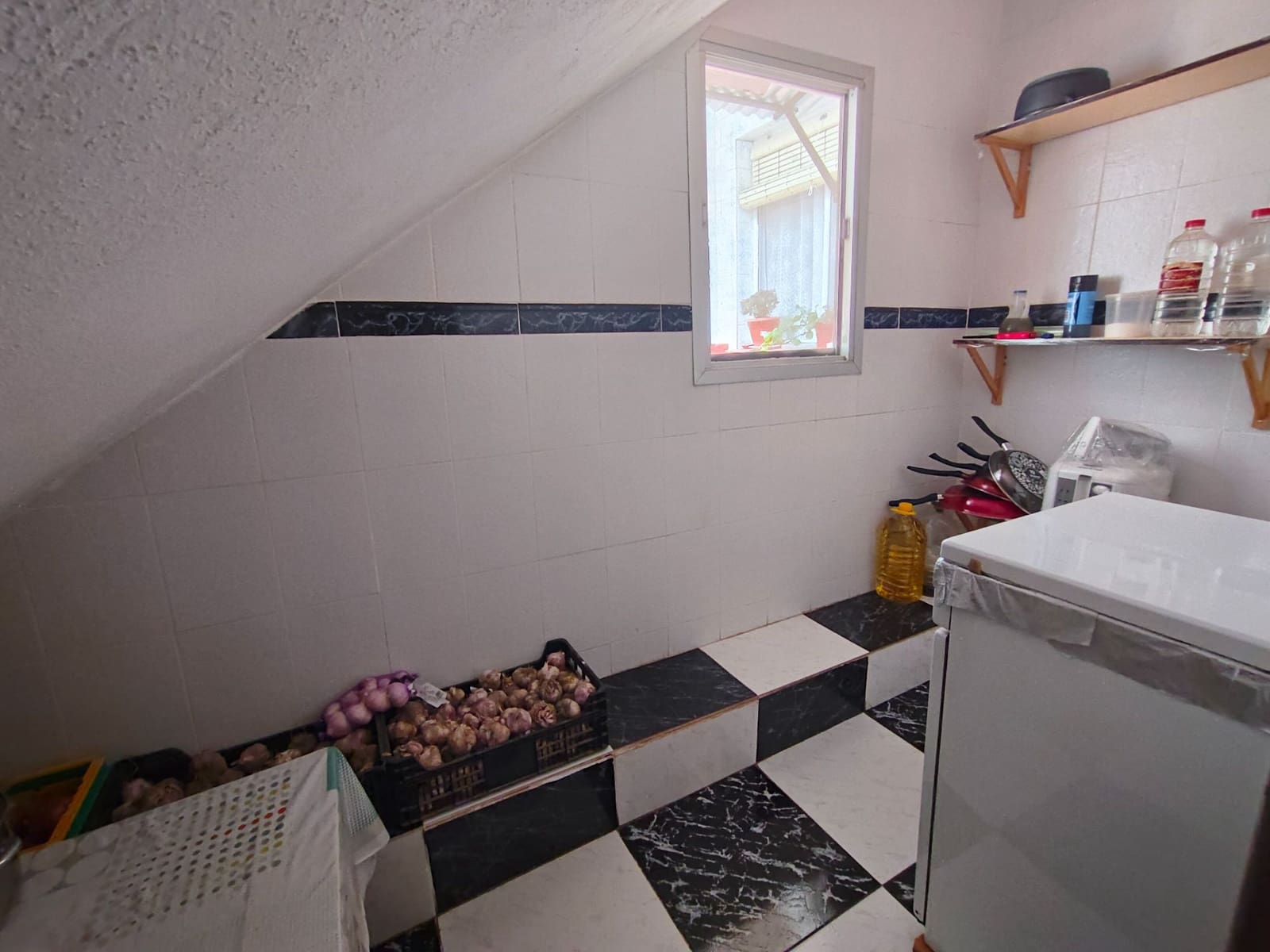 9 soveværelse Byhus til salg i Las Gabias med garage - € 229.900 (Ref: 9548654)