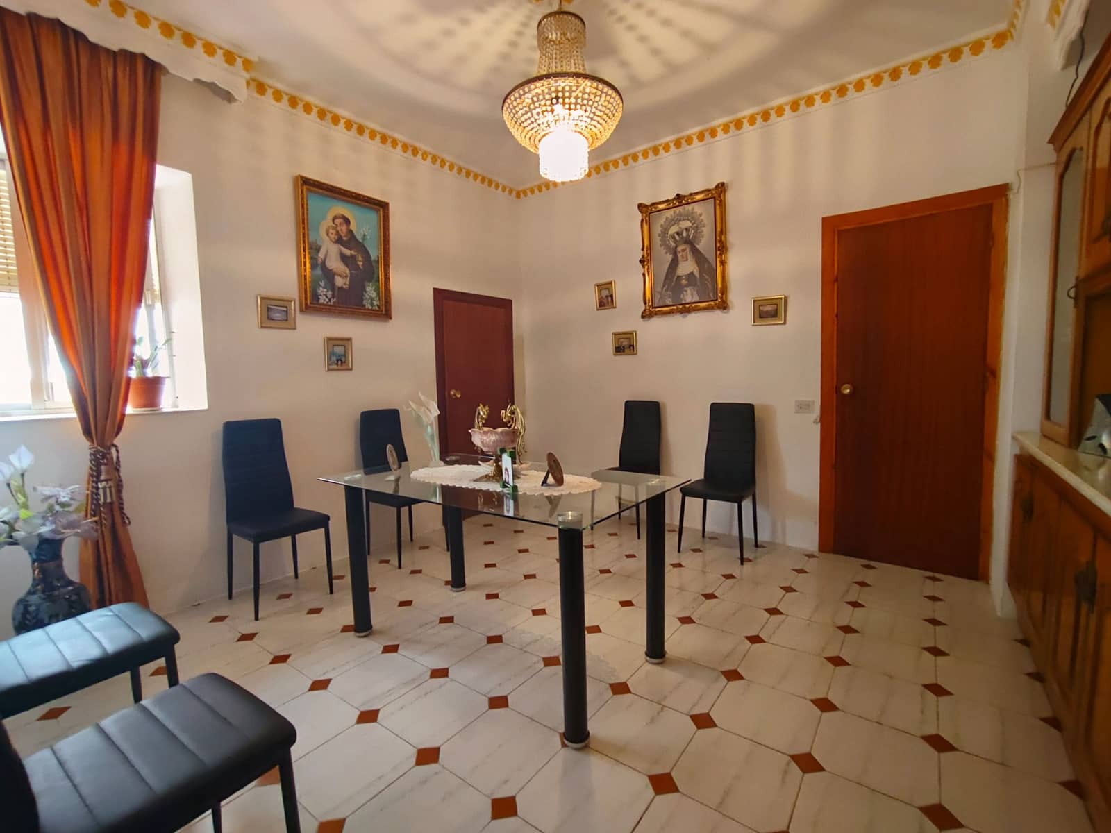 9 soveværelse Byhus til salg i Las Gabias med garage - € 229.900 (Ref: 9548654)