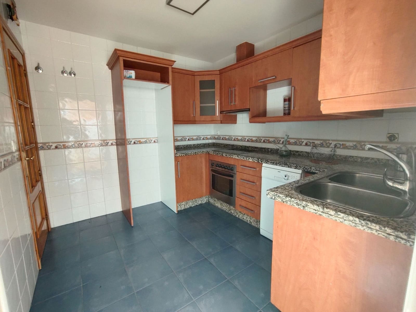 2 makuuhuone Kattohuoneisto myytävänä paikassa La Zubia - 165 000 € (Ref: 9548655)