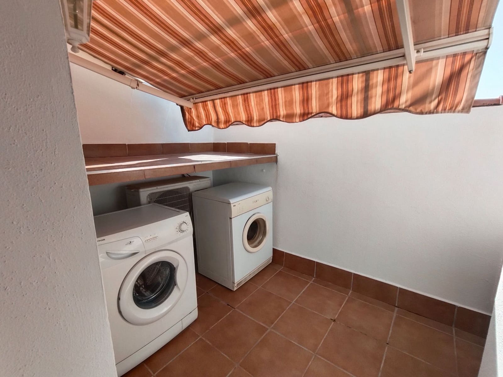 2 makuuhuone Kattohuoneisto myytävänä paikassa La Zubia - 165 000 € (Ref: 9548655)