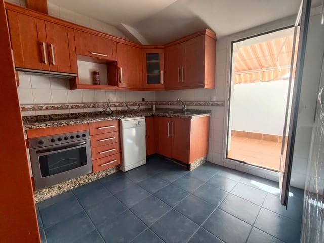 2 makuuhuone Kattohuoneisto myytävänä paikassa La Zubia - 165 000 € (Ref: 9548655)