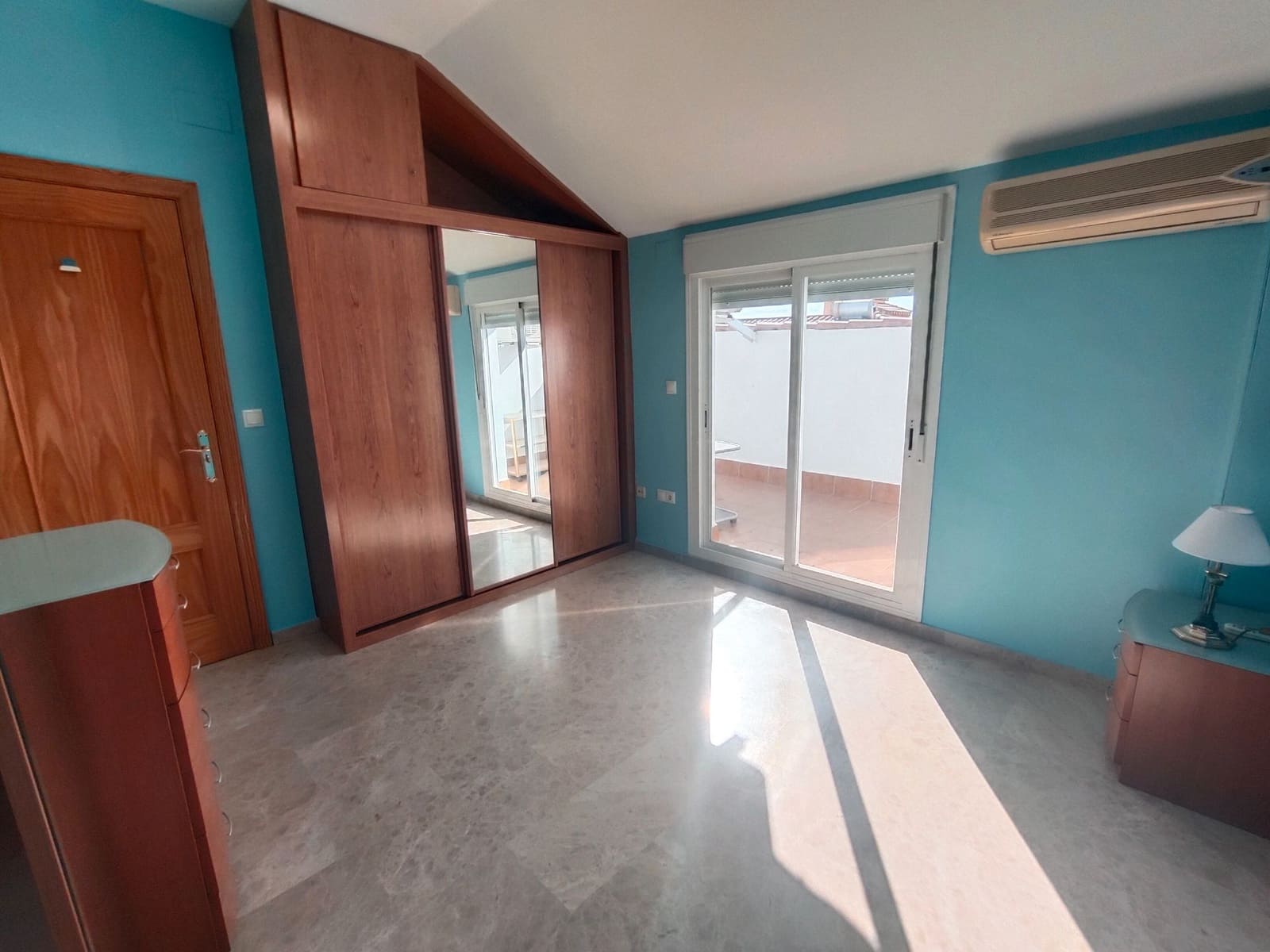 2 makuuhuone Kattohuoneisto myytävänä paikassa La Zubia - 165 000 € (Ref: 9548655)