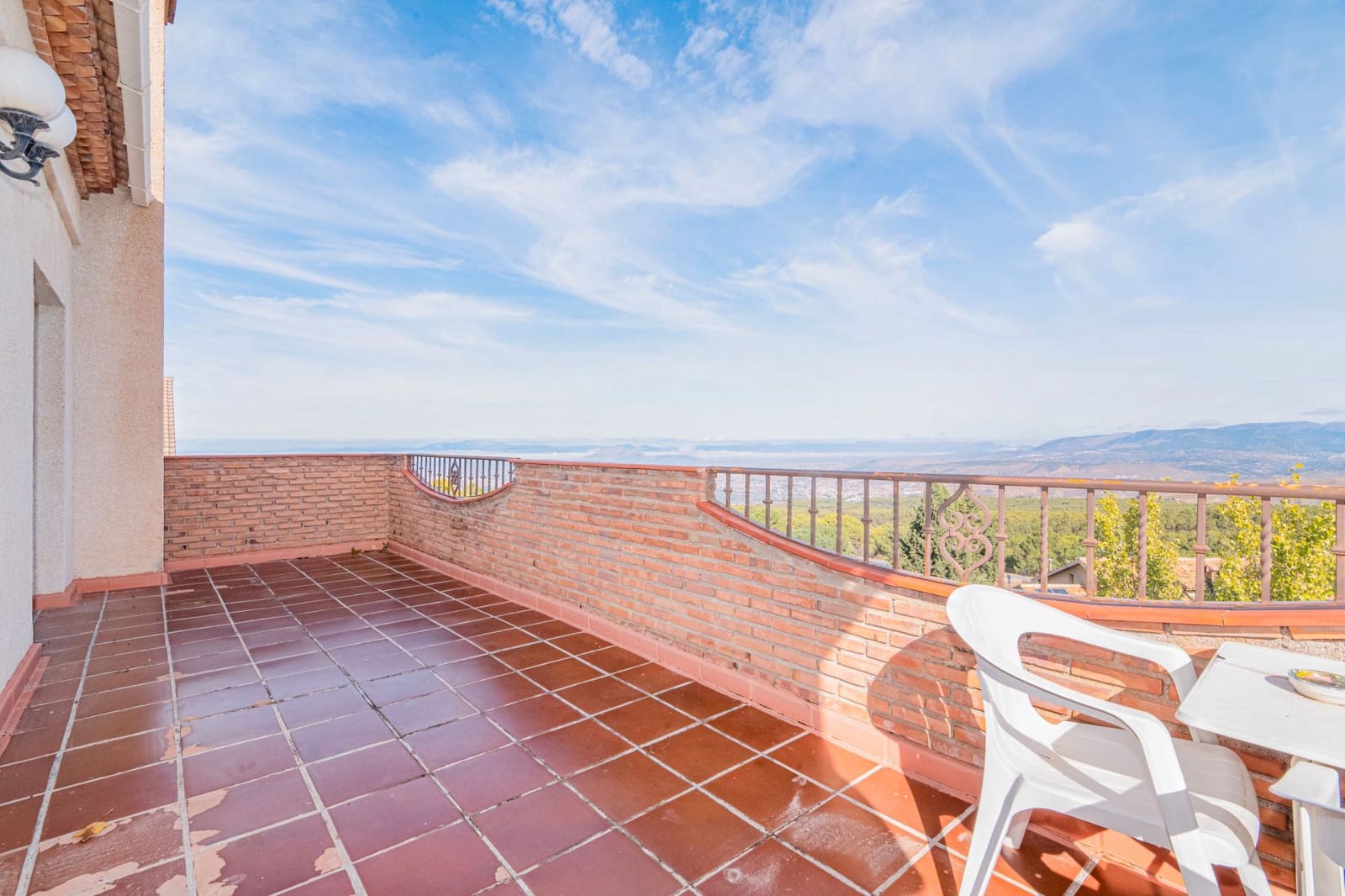 5 sovrum Villa till salu i La Zubia med pool - 429 900 € (Ref: 9548658)