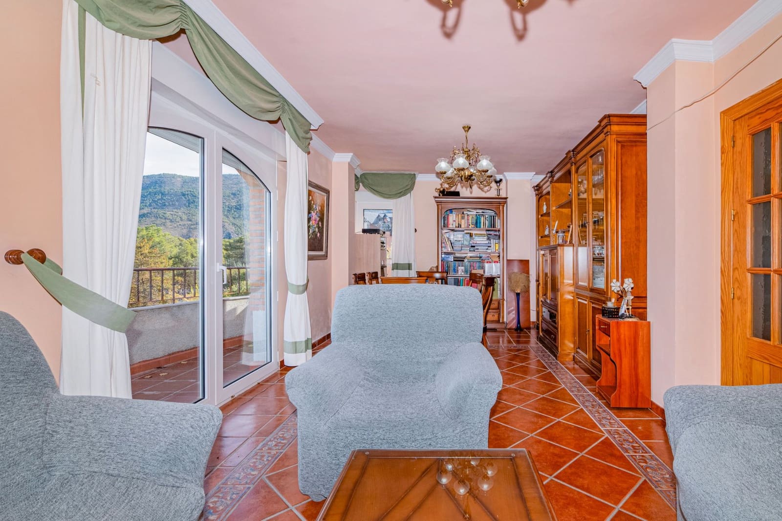 5 sovrum Villa till salu i La Zubia med pool - 429 900 € (Ref: 9548658)