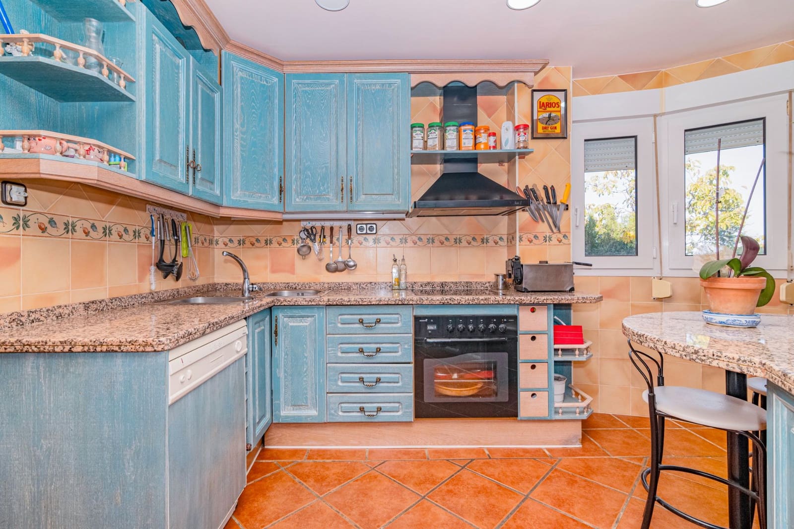 5 sovrum Villa till salu i La Zubia med pool - 429 900 € (Ref: 9548658)