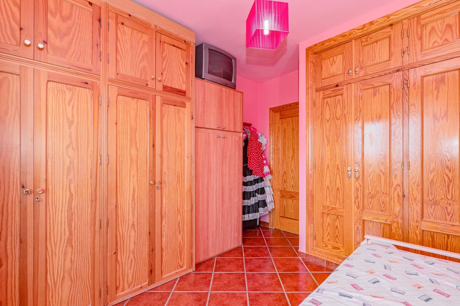 5 sovrum Villa till salu i La Zubia med pool - 429 900 € (Ref: 9548658)