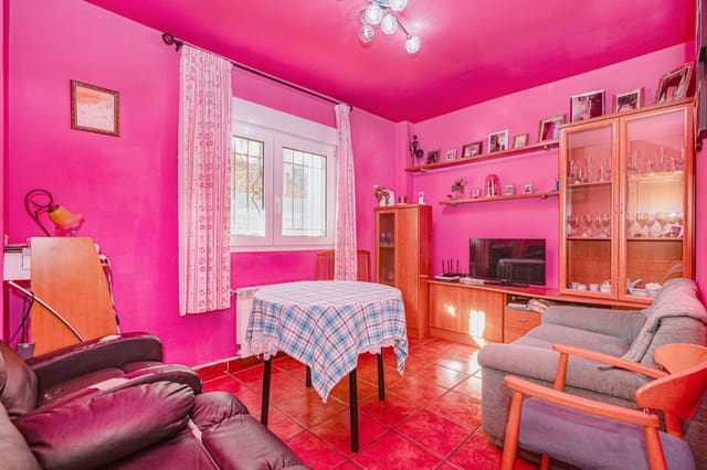 5 makuuhuone Huvila myytävänä paikassa La Zubia mukana uima-altaan - 429 900 € (Ref: 9548658)