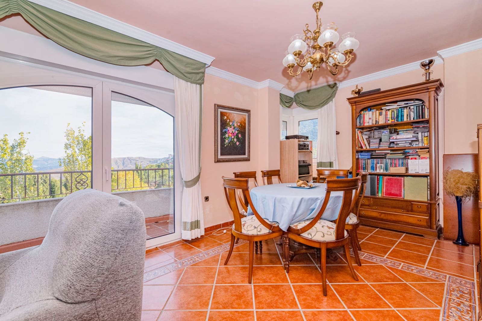 5 sovrum Villa till salu i La Zubia med pool - 429 900 € (Ref: 9548658)