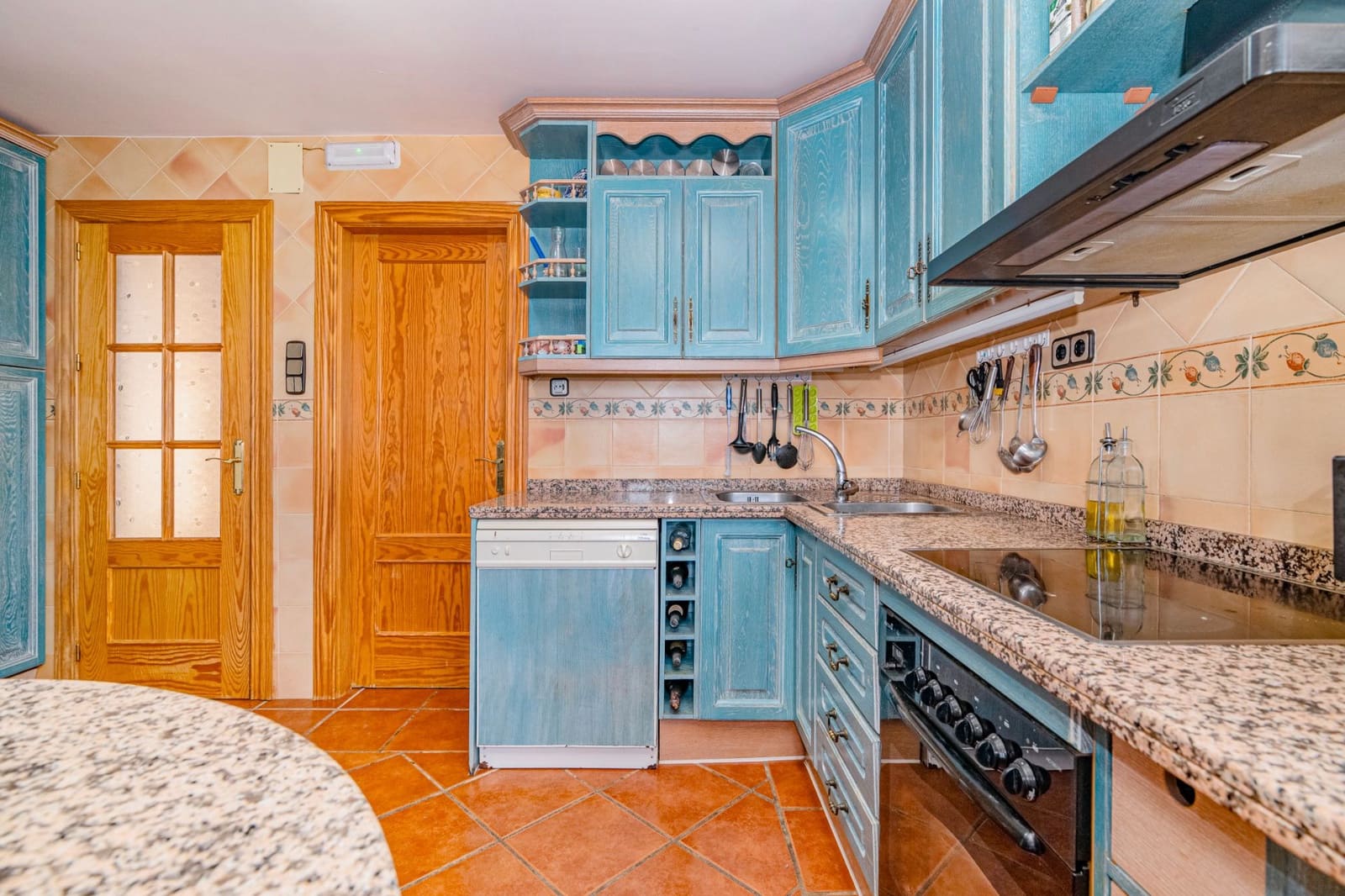 5 sovrum Villa till salu i La Zubia med pool - 429 900 € (Ref: 9548658)