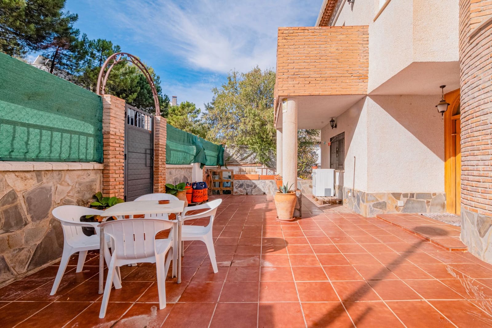 5 sovrum Villa till salu i La Zubia med pool - 429 900 € (Ref: 9548658)