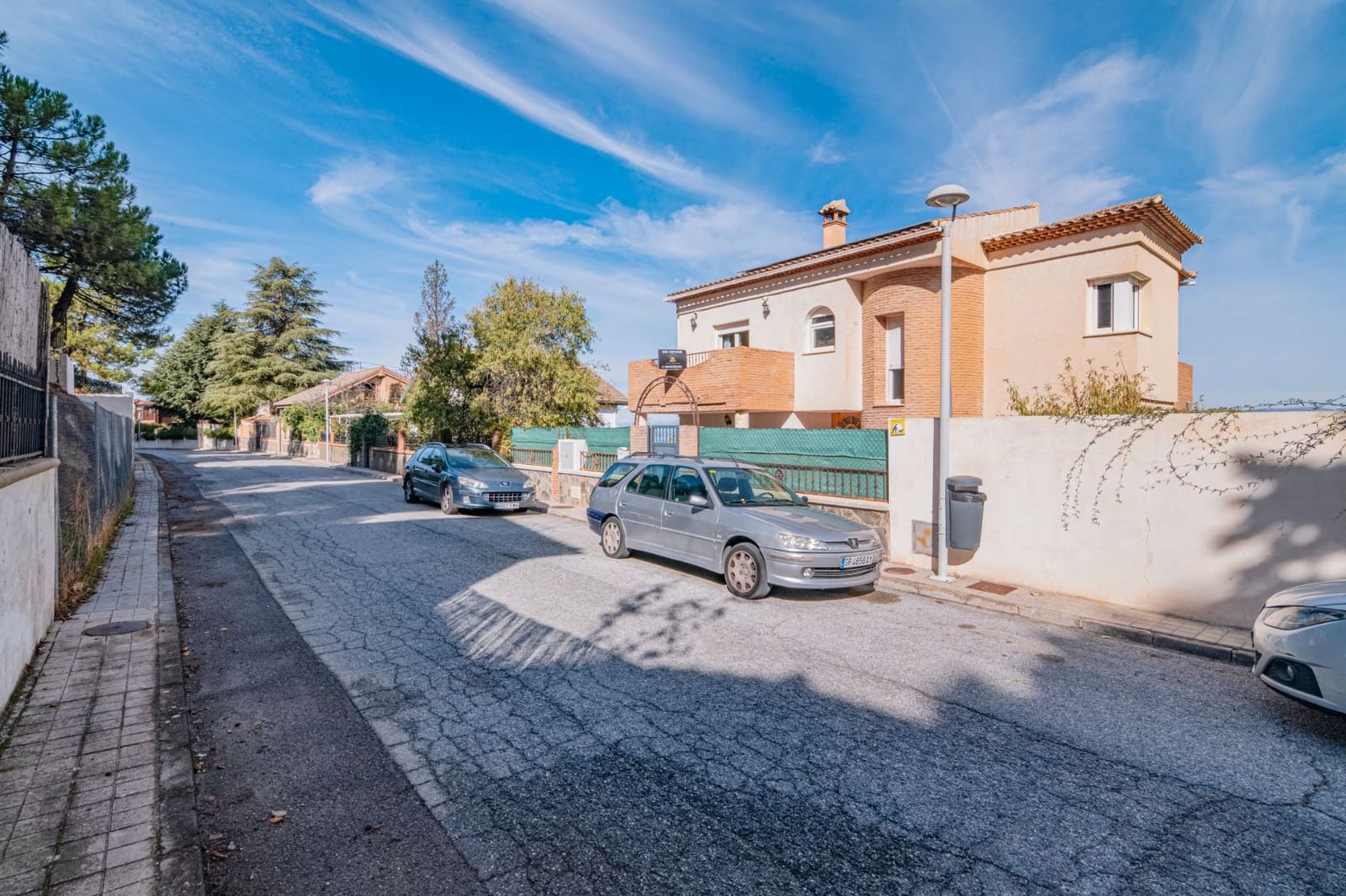 5 sovrum Villa till salu i La Zubia med pool - 429 900 € (Ref: 9548658)