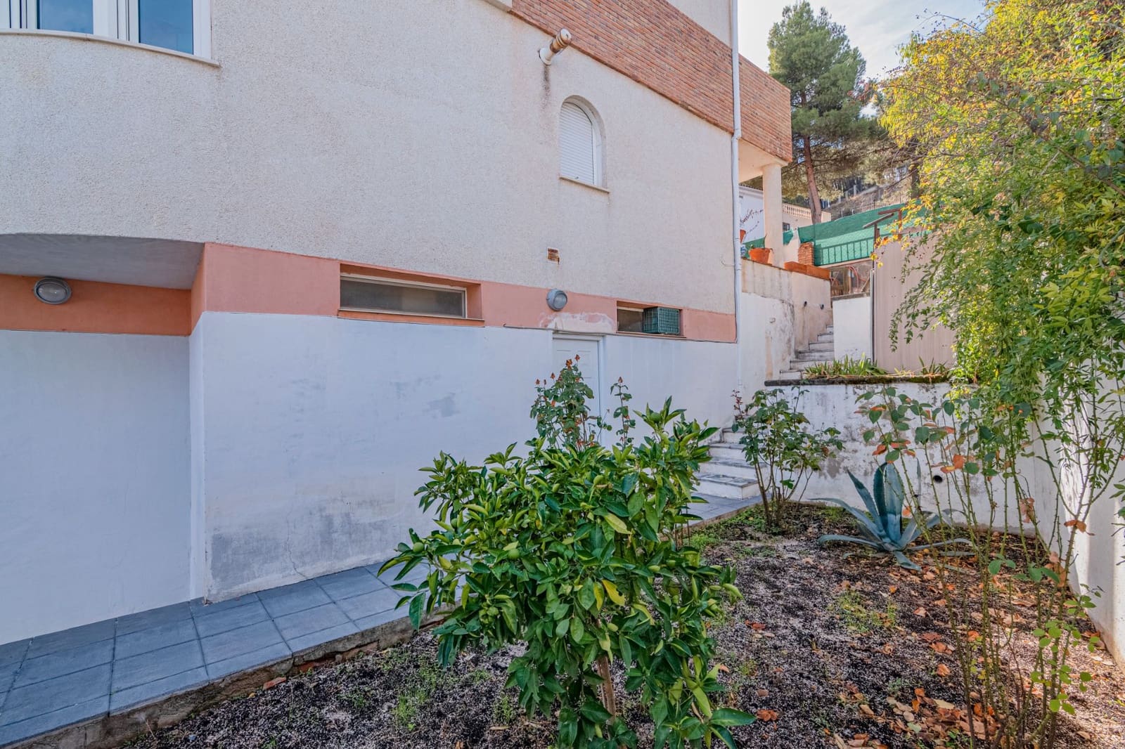 5 sovrum Villa till salu i La Zubia med pool - 429 900 € (Ref: 9548658)